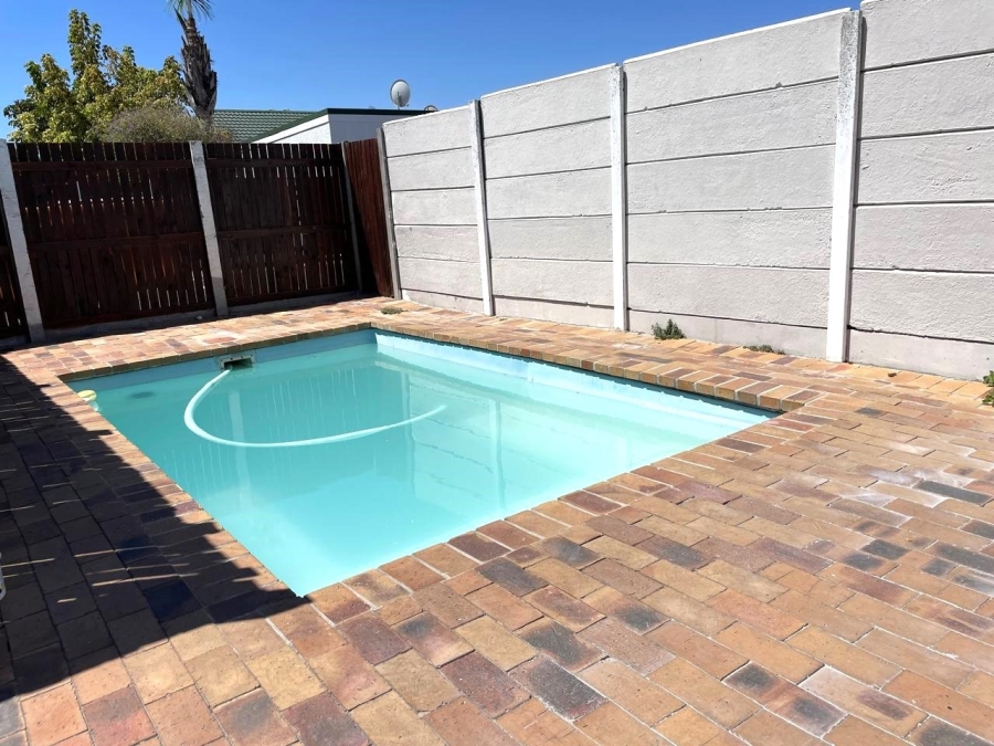 2 Bedroom Property for Sale in Table View Western Cape